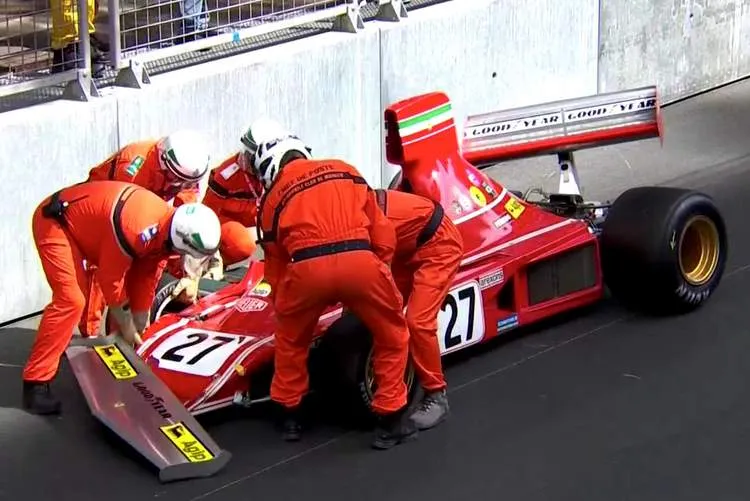 alesi ferrari crash 1