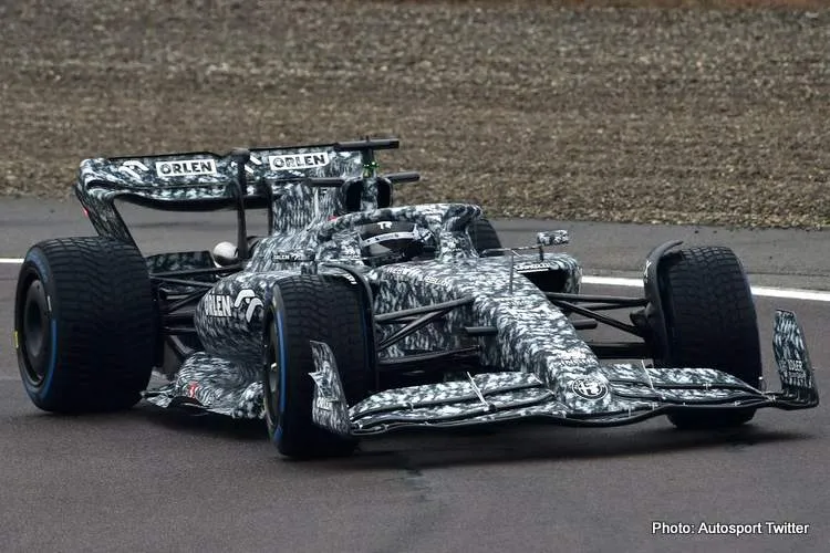 alfa romeo c42 action