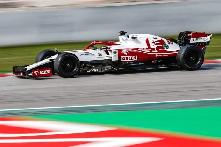 alfa romeo pirelli 18 inch testing