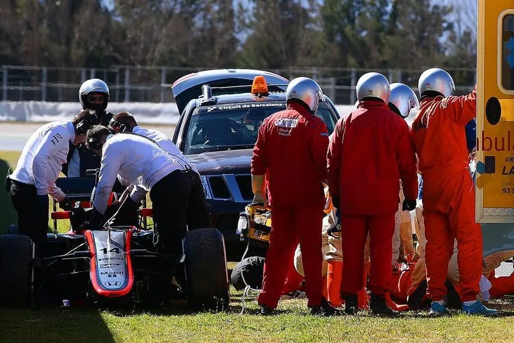 alonso barcelona mclaren honda