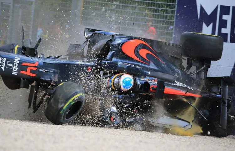 alonso crash australian grand prix mclaren
