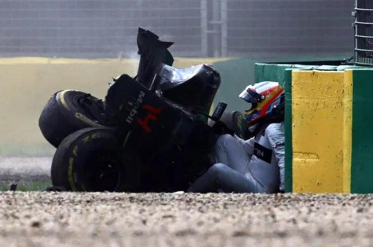 alonso crash6
