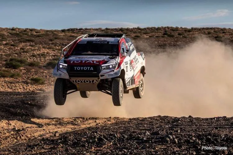 alonso dakar toyota photo