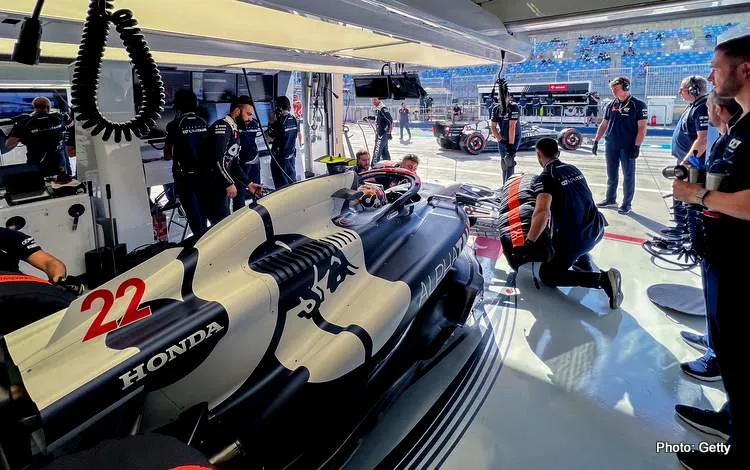 alphatauri pits bahrain gp fp2