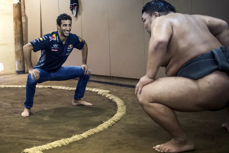 ap 1jyb42zgs2111 daniel ricciardo and daniil kvyat