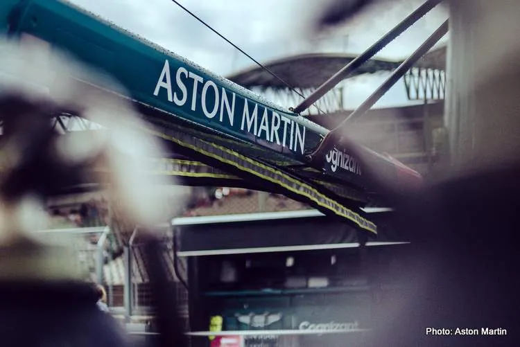 aston martin logo pit stall