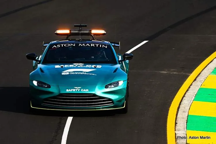 aston martin safety car 2022