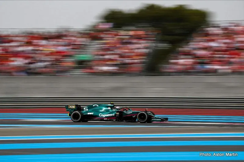 aston martin vettel 001