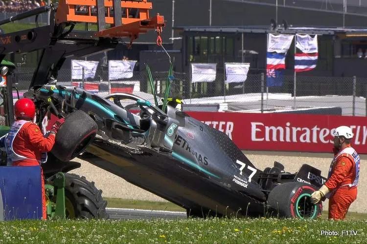 bottas crash photo
