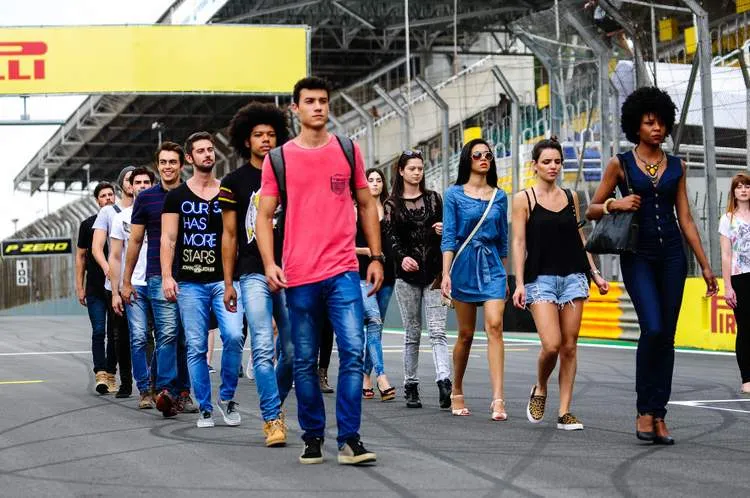 brazil grid girls