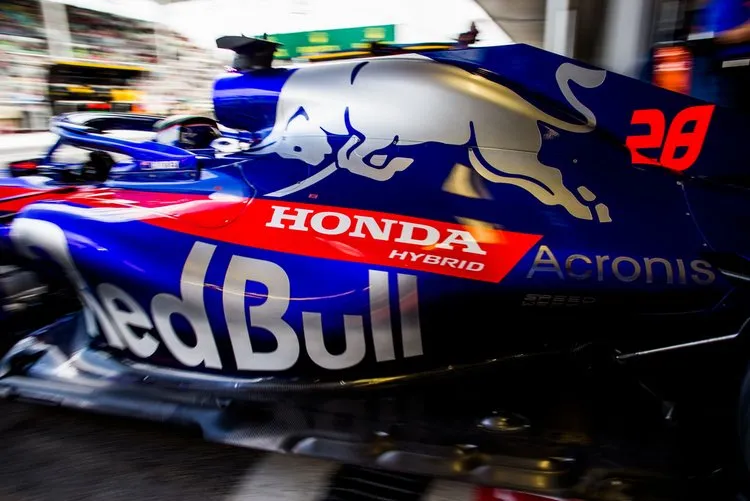brendonhartleyazerbaijanf1grandprixqualifying iarj2pm mbx