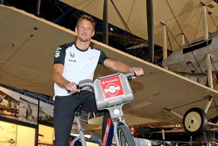 button mclaren santander