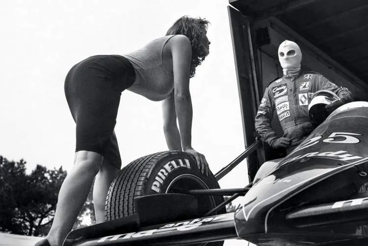 calendrier pirelli 50 ans helmut newton