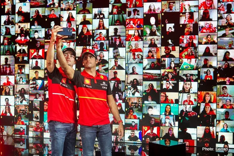 carlos sainz charles leclerc selfies ferrari 2022 f1 75