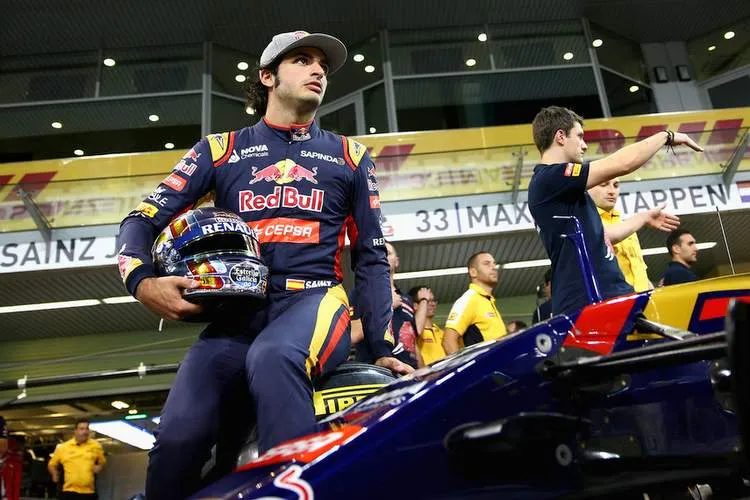 carlos sainz f1 grand prix abu dhabi previews 1 olshqpdfcx