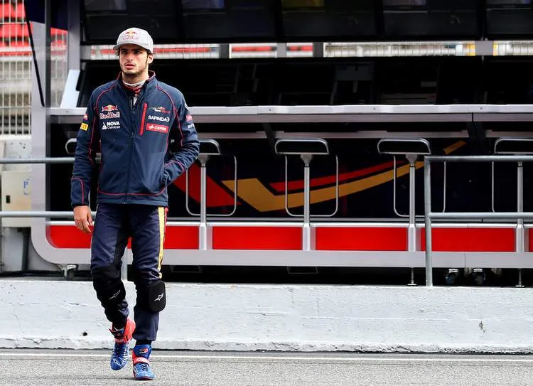 carlos sainz f1 testing barcelona day 1 ubaoajyphuqx