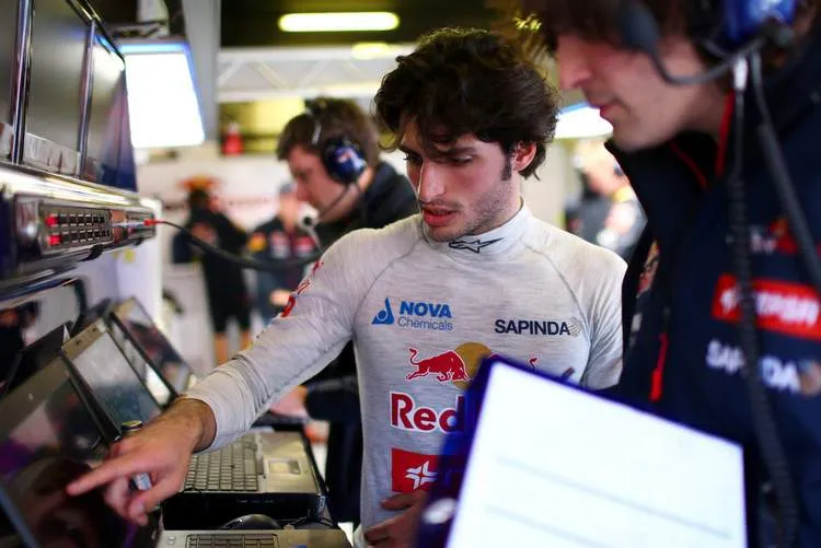 carlos sainz jr f1 testing barcelona day 2 rsg4q7990r x