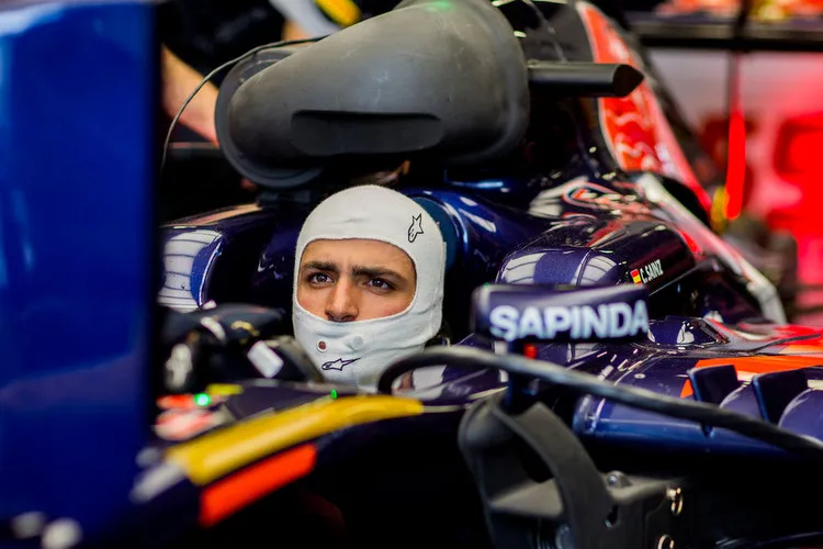 carlossainzeuropeanf1grandprixpractice4fxmrdtpfeix