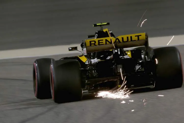 carlossainzf1grandprixbahrainpracticeij1ebyxsytgx
