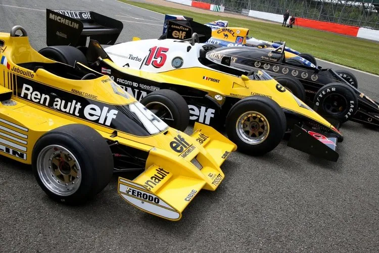chairman ghosn approves f1 revival for renault 1024x683
