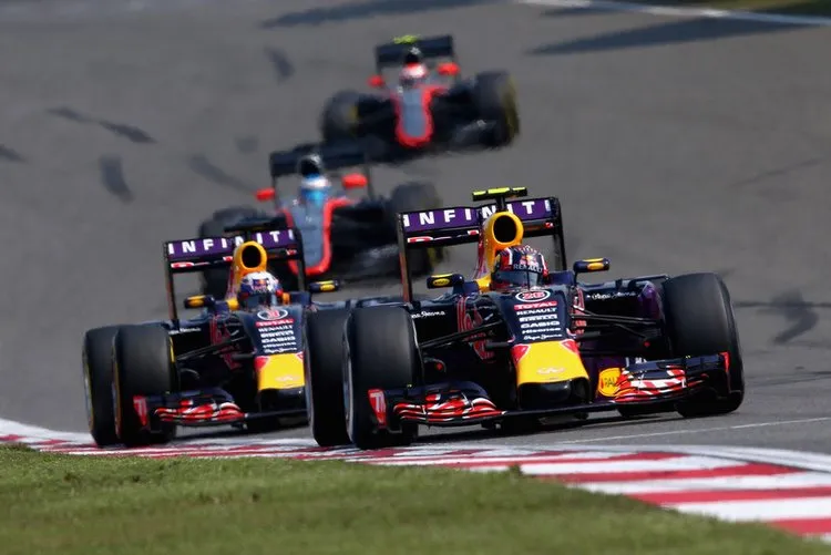 daniel ricciardo daniil kvyat f1 grand prix kmewaygjieqx