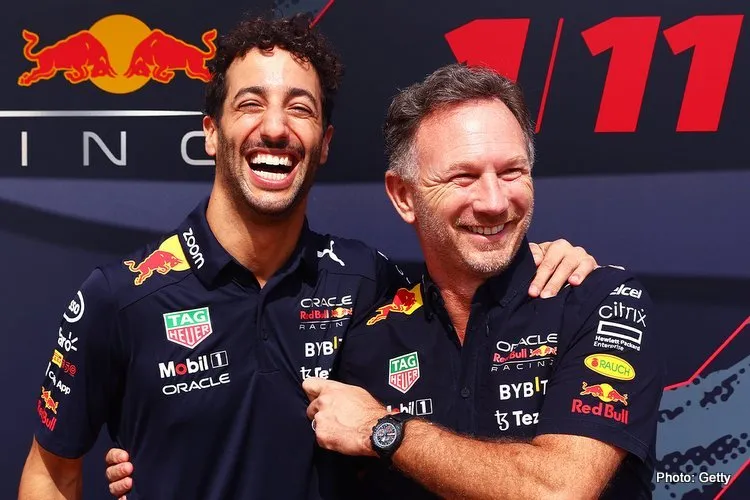 daniel ricciardo horner 001