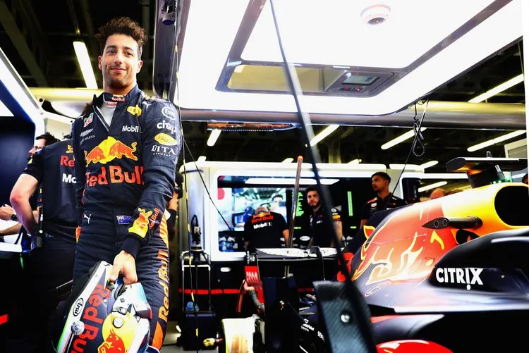 danielricciardoazerbaijanf1grandprixpok0bpyifeux