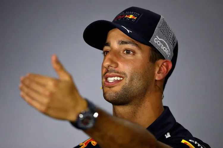 danielricciardoazerbaijanf1grandprixumm ul1ikf7x