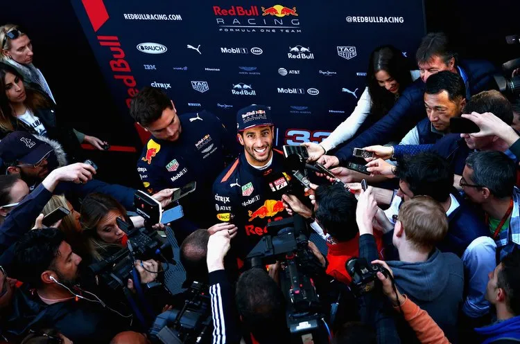 danielricciardof1wintertestingbarcelonargpnqavc nmx