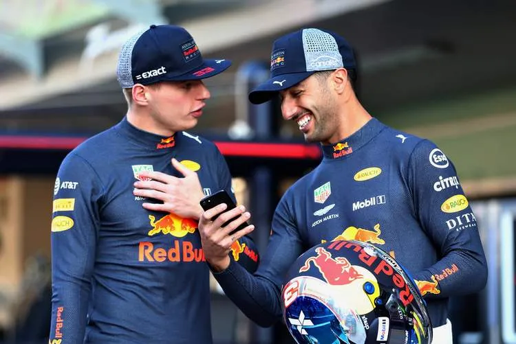 danielricciardomaxverstappenf1grandprixcop7jsjnrkkx