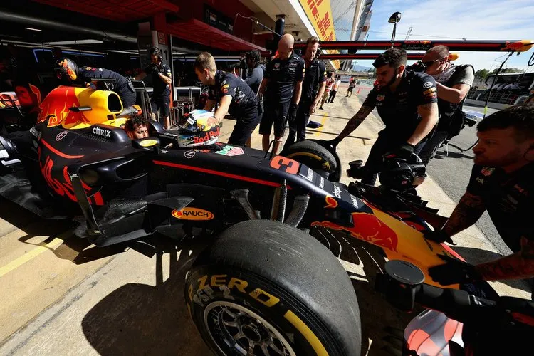 danielricciardospanishf1grandprixpracticegpcmz0ep5y4x