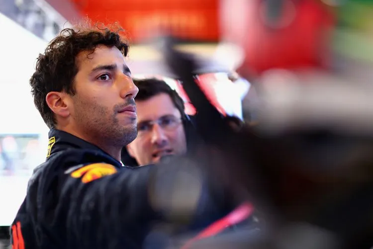 danielricciardospanishf1grandprixqualifyingfoak9mn w4x