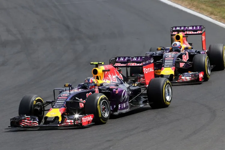 daniil kvyat daniel ricciardo red bull