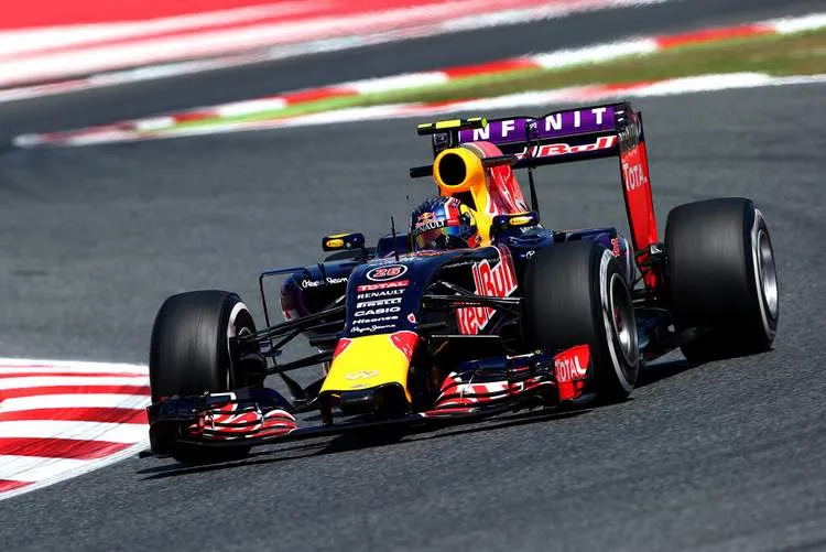 daniil kvyat spanish f1 grand prix practice 2rlvwz1b1qxx