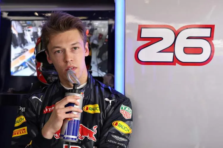 daniilkvyatf1grandprixchinapracticetw vb25azeix