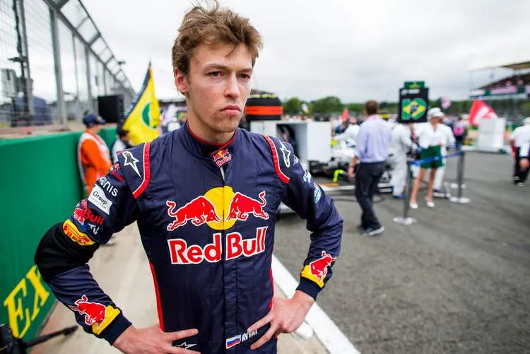 daniilkvyatf1grandprixgreatbritainkmdmrl48itvx
