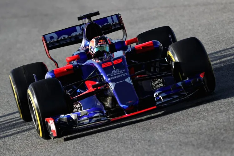 daniilkvyatf1wintertestingbarcelonadayx 59x0dxrjtx