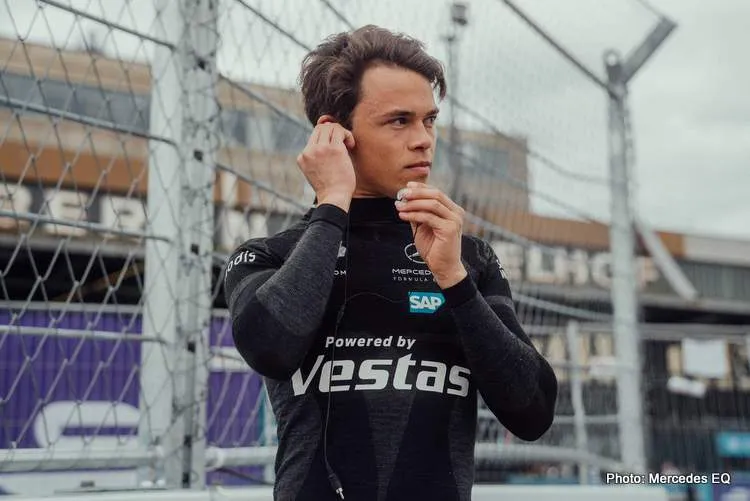 de vries 2022