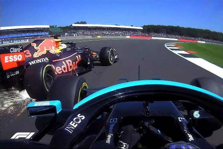f1 verstappen hamilton collide silverstone 2021 crash