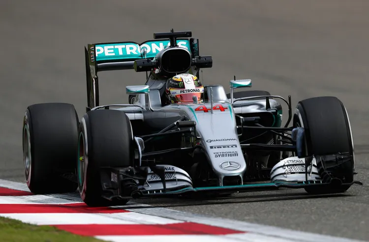 f1grandprixchinapracticeopplg kp39jxlewis hamilton