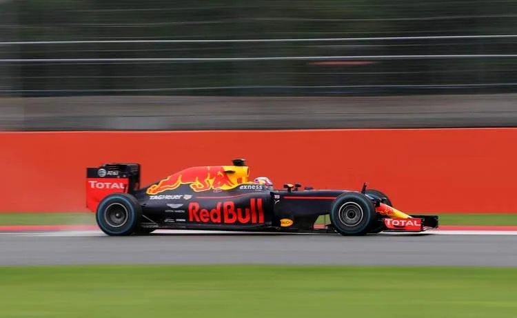 f1testingatsilverstoneqjhqthmd28mx