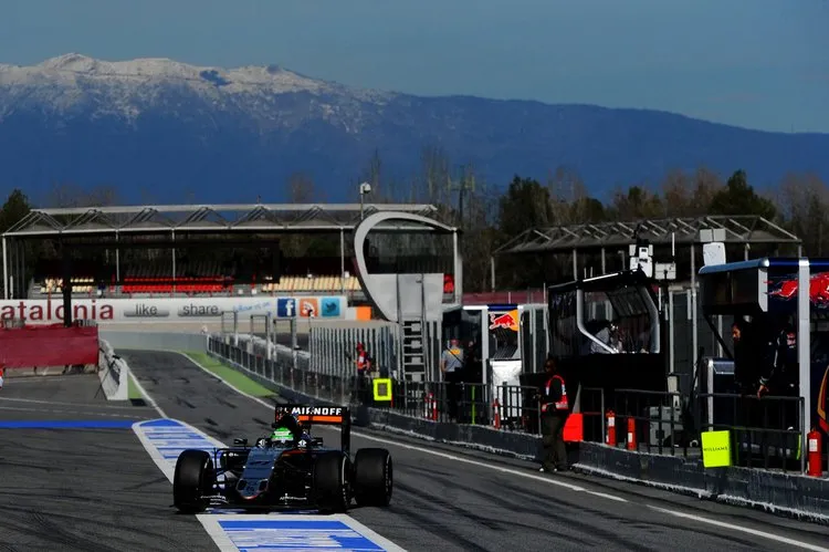 f1testingbarcelonadayonez5a2 51 3e6x