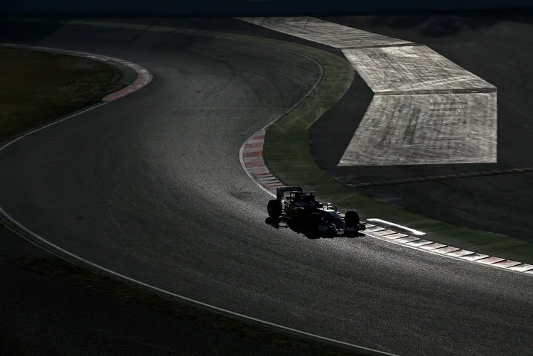 f1testingbarcelonadaythreed6ki6cf w0ix