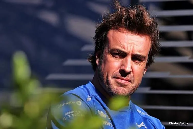 fernando alonso alpine to aston martin