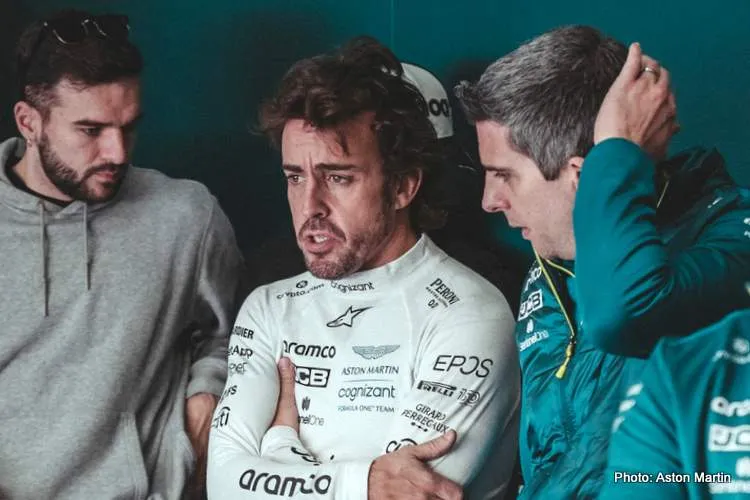 fernando alonso aston martin test 001