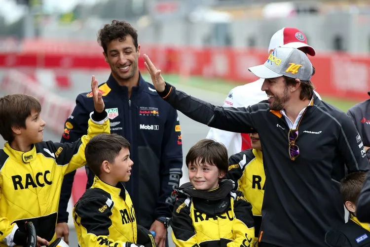 fernandoalonsospanishf1grandprixpreviewshayaqajrgdxx 001