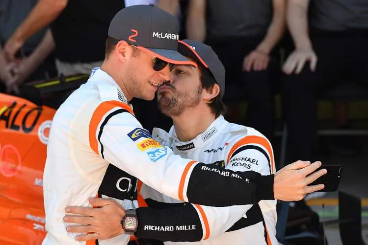 fernandoalonsostoffelvandoornef1grandvjgxgopkylpx 1
