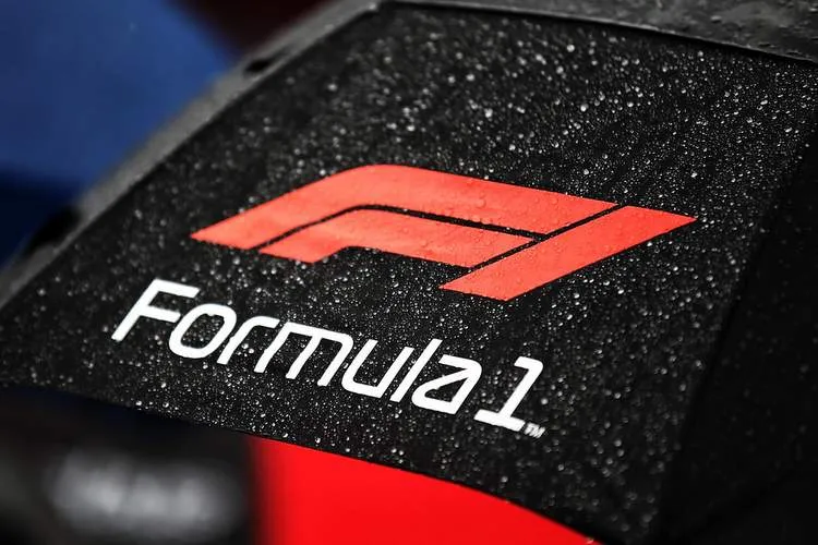 formula 1 logo