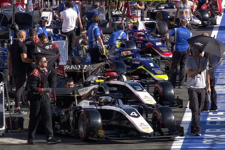 formula 2 pitlane