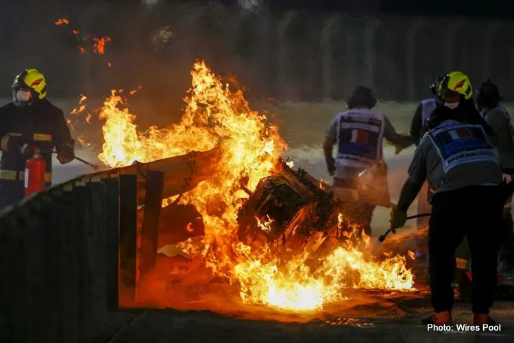 grosjean bahrain crash wreck wires pool fire